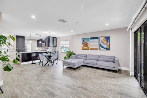 Townhouse in Pembroke Pines, Florida 3 bedrooms, 123.75 sq.m. № 1809880 - photo 15