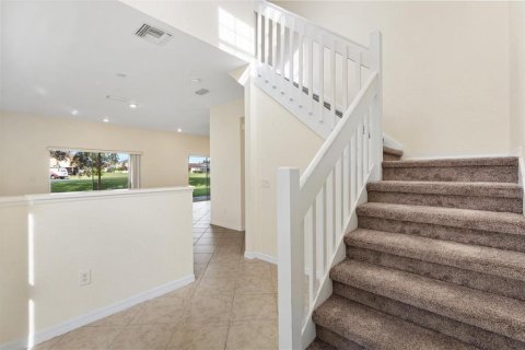 Villa ou maison à louer à Oxford, Floride: 3 chambres, 168.62 m2 № 2431896 - photo 5