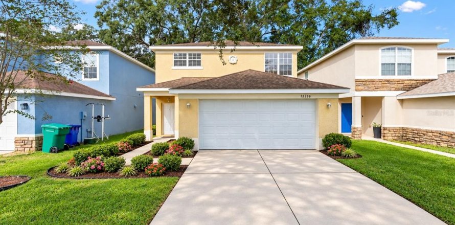 Villa ou maison à Oxford, Floride 3 chambres, 168.62 m2 № 2431896