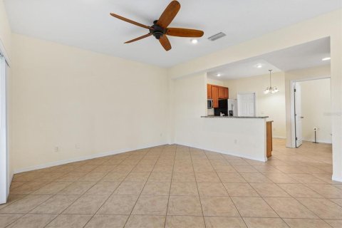 Villa ou maison à louer à Oxford, Floride: 3 chambres, 168.62 m2 № 2431896 - photo 11