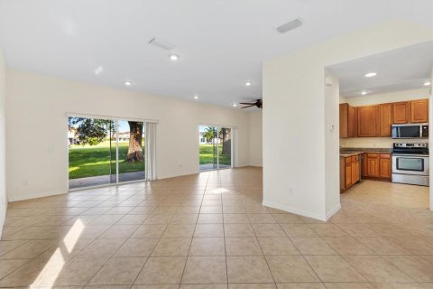 Villa ou maison à louer à Oxford, Floride: 3 chambres, 168.62 m2 № 2431896 - photo 6