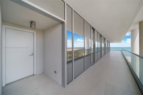 Condo in Sunny Isles Beach, Florida, 3 bedrooms  № 1859638 - photo 9