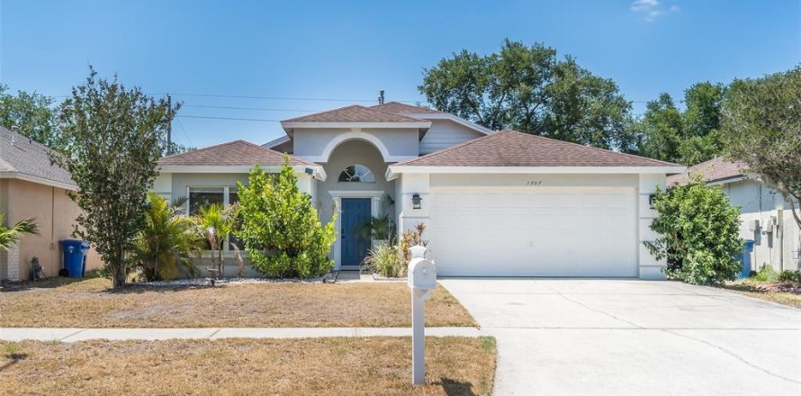 Villa ou maison à Brandon, Floride 4 chambres, 163.14 m2 № 2149219