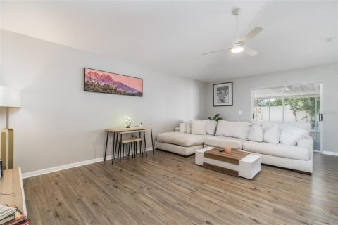 Villa ou maison à vendre à Brandon, Floride: 4 chambres, 163.14 m2 № 2149219 - photo 9
