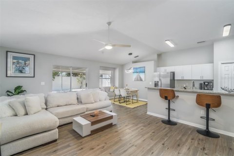 Villa ou maison à vendre à Brandon, Floride: 4 chambres, 163.14 m2 № 2149219 - photo 15