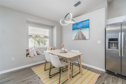 Villa ou maison à vendre à Brandon, Floride: 4 chambres, 163.14 m2 № 2149219 - photo 11