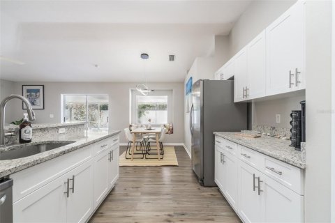 Villa ou maison à vendre à Brandon, Floride: 4 chambres, 163.14 m2 № 2149219 - photo 12