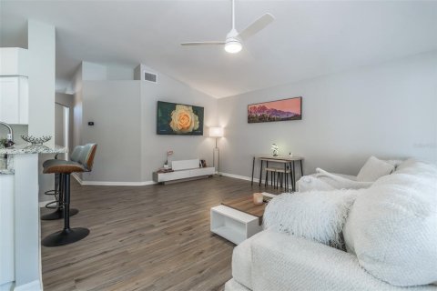 Villa ou maison à vendre à Brandon, Floride: 4 chambres, 163.14 m2 № 2149219 - photo 10