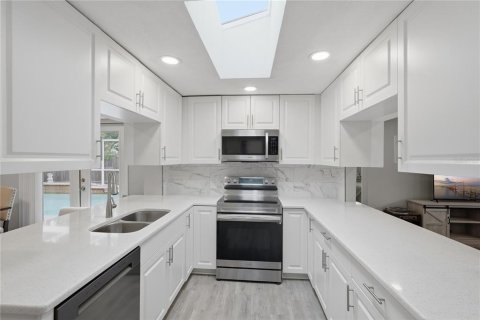 Villa ou maison à vendre à Largo, Floride: 4 chambres, 126.35 m2 № 2408773 - photo 5