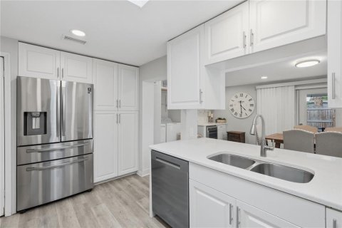 Villa ou maison à vendre à Largo, Floride: 4 chambres, 126.35 m2 № 2408773 - photo 4