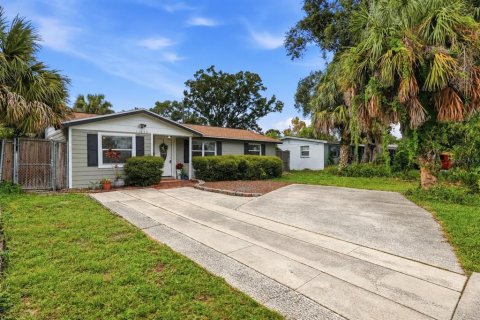 Villa ou maison à vendre à Largo, Floride: 4 chambres, 126.35 m2 № 2408773 - photo 2