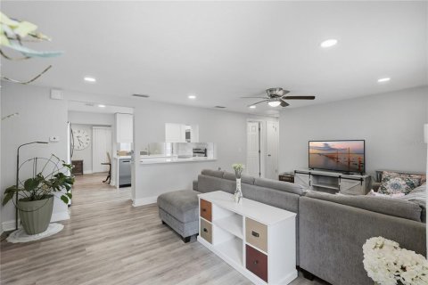 Villa ou maison à vendre à Largo, Floride: 4 chambres, 126.35 m2 № 2408773 - photo 7