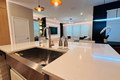 House in Winter Garden, Florida 5 bedrooms, 253.16 sq.m. № 2296354 - photo 23