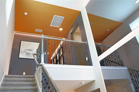House in Winter Garden, Florida 5 bedrooms, 253.16 sq.m. № 2296354 - photo 8