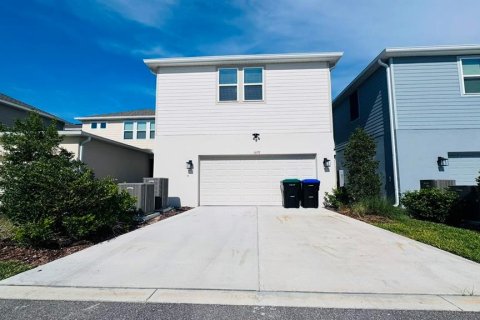 House in Winter Garden, Florida 5 bedrooms, 253.16 sq.m. № 2296354 - photo 3