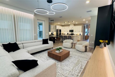 House in Winter Garden, Florida 5 bedrooms, 253.16 sq.m. № 2296354 - photo 16