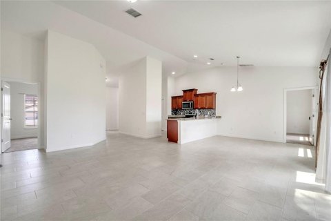 Casa en venta en Kissimmee, Florida, 4 dormitorios, 153.01 m2 № 1899240 - foto 4