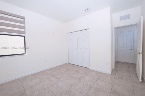 Villa ou maison à vendre à Hialeah, Floride: 4 chambres, 228.73 m2 № 1950531 - photo 15