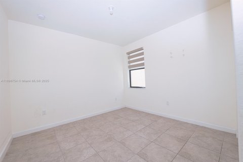 Villa ou maison à vendre à Hialeah, Floride: 4 chambres, 228.73 m2 № 1950531 - photo 14