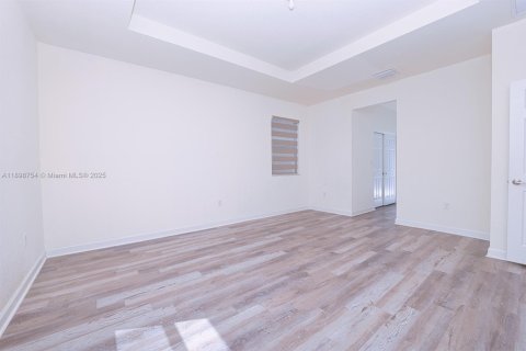 Villa ou maison à vendre à Hialeah, Floride: 4 chambres, 228.73 m2 № 1950531 - photo 22