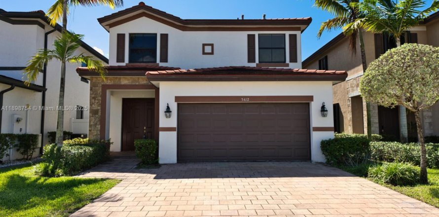 Villa ou maison à Hialeah, Floride 4 chambres, 228.73 m2 № 1950531