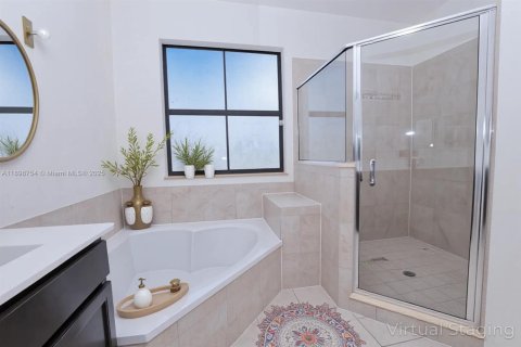 Villa ou maison à vendre à Hialeah, Floride: 4 chambres, 228.73 m2 № 1950531 - photo 27