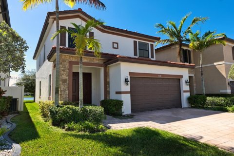Villa ou maison à vendre à Hialeah, Floride: 4 chambres, 228.73 m2 № 1950531 - photo 2
