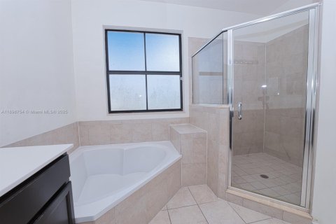 Villa ou maison à vendre à Hialeah, Floride: 4 chambres, 228.73 m2 № 1950531 - photo 28