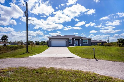 House in LaBelle, Florida 3 bedrooms № 1842859 - photo 1