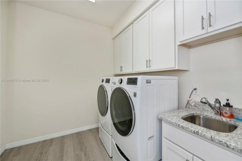 House in LaBelle, Florida 3 bedrooms № 1842859 - photo 15