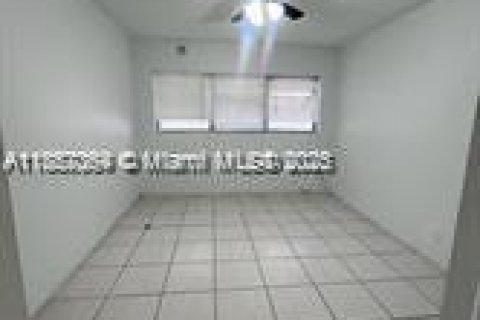 Снять в аренду квартиру в Норт-Майами-Бич, Флорида 2 спальни, 74.32м2, № 1881679 - фото 6