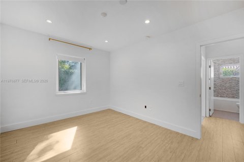 Villa ou maison à vendre à West Miami, Floride: 3 chambres, 144.46 m2 № 2041536 - photo 19