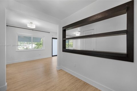 Villa ou maison à vendre à West Miami, Floride: 3 chambres, 144.46 m2 № 2041536 - photo 10