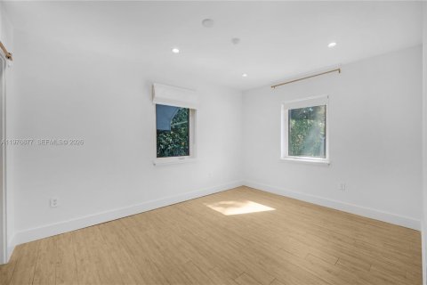 Villa ou maison à vendre à West Miami, Floride: 3 chambres, 144.46 m2 № 2041536 - photo 18