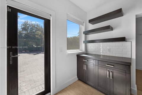 Villa ou maison à vendre à West Miami, Floride: 3 chambres, 144.46 m2 № 2041536 - photo 14