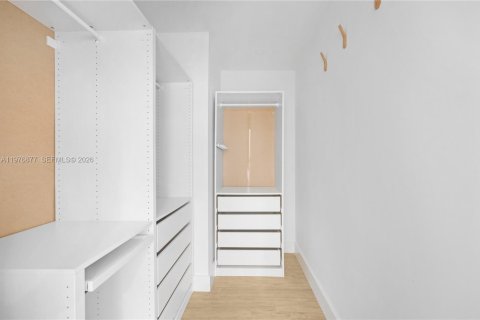 Villa ou maison à vendre à West Miami, Floride: 3 chambres, 144.46 m2 № 2041536 - photo 20