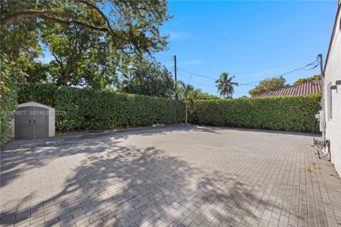 Villa ou maison à vendre à West Miami, Floride: 3 chambres, 144.46 m2 № 2041536 - photo 30