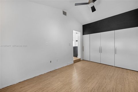 Villa ou maison à vendre à West Miami, Floride: 3 chambres, 144.46 m2 № 2041536 - photo 25