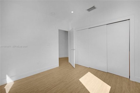 Villa ou maison à vendre à West Miami, Floride: 3 chambres, 144.46 m2 № 2041536 - photo 24