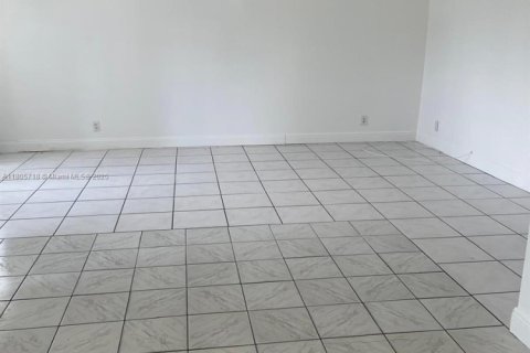 Condo in North Lauderdale, Florida, 2 bedrooms  № 1864978 - photo 18