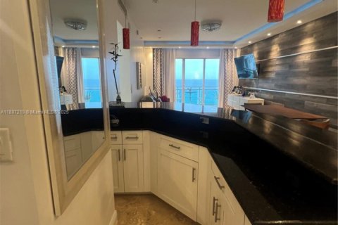 House in Miami Beach, Florida 2 bedrooms, 87.61 sq.m. № 1944079 - photo 9