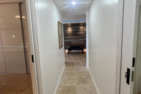 House in Miami Beach, Florida 2 bedrooms, 87.61 sq.m. № 1944079 - photo 21
