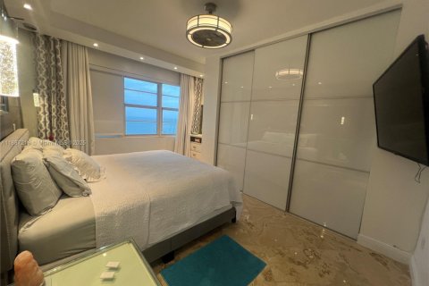 House in Miami Beach, Florida 2 bedrooms, 87.61 sq.m. № 1944079 - photo 22