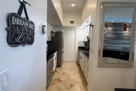 House in Miami Beach, Florida 2 bedrooms, 87.61 sq.m. № 1944079 - photo 14