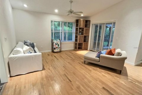 House in Sarasota, Florida 4 bedrooms, 365.38 sq.m. № 1663063 - photo 22