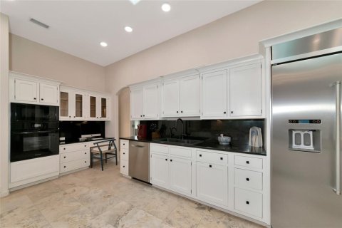 House in Sarasota, Florida 4 bedrooms, 365.38 sq.m. № 1663063 - photo 12