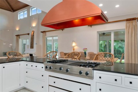 House in Sarasota, Florida 4 bedrooms, 365.38 sq.m. № 1663063 - photo 9