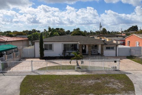 Villa ou maison à Hialeah, Floride 4 chambres, 127.74 m2 № 2031527