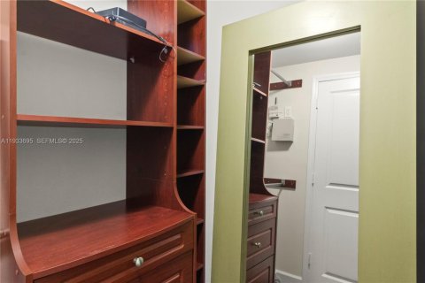 Condominio en venta en Miami Beach, Florida, 2 dormitorios, 78.6 m2 № 2035585 - foto 10