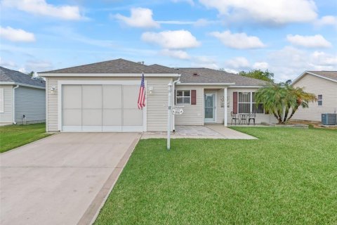 House in The Villages, Florida 2 bedrooms, 102.19 sq.m. № 2093100